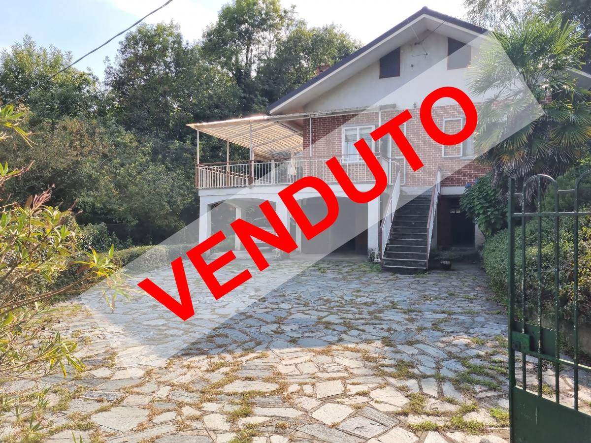 VILLA INDIPENDENTE 4 LATI VILLA INDIPENDENTE 4 LATI