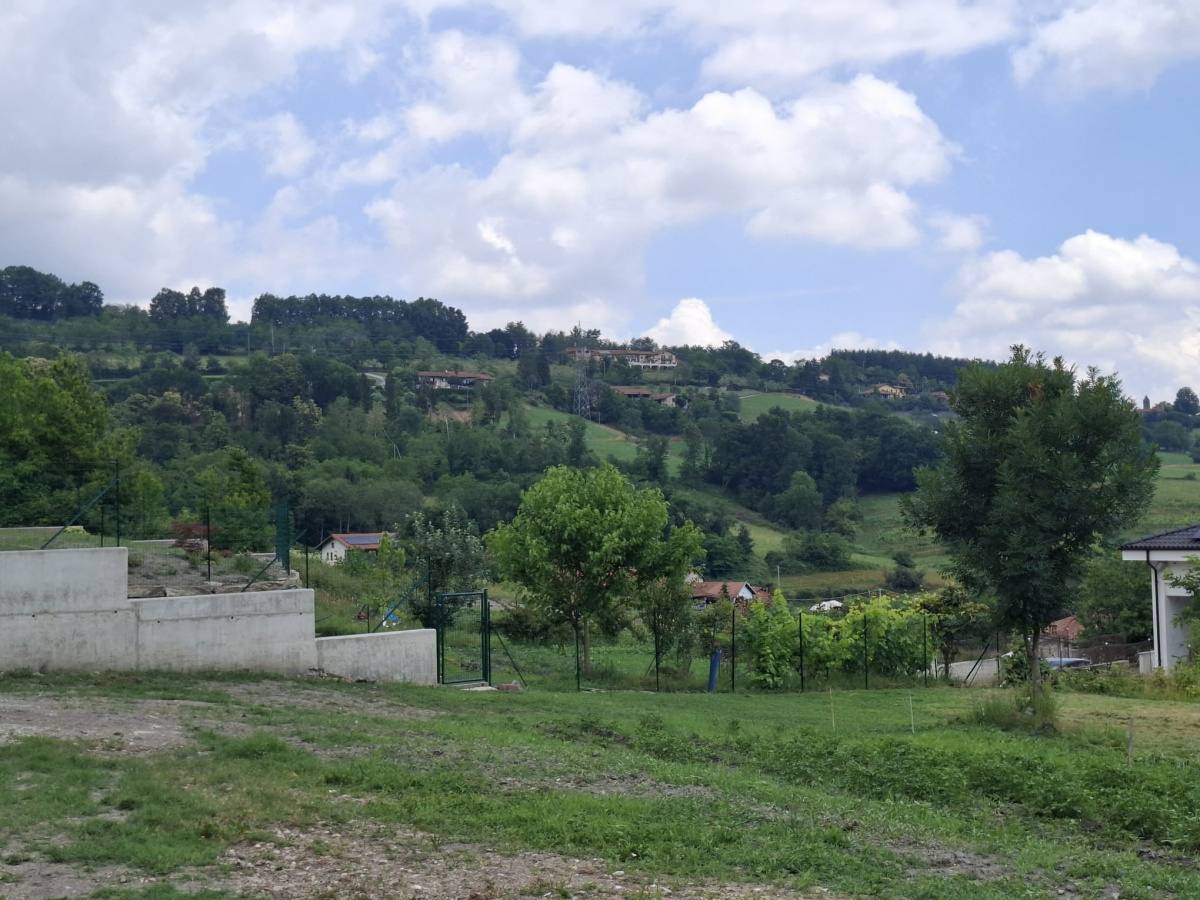 TERRENO EDIFICABILE PER VILLA TERRENO EDIFICABILE PER VILLA