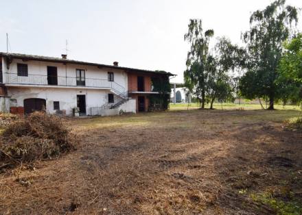 CASCINALE DA RISTRUTTURARE CASCINALE DA RISTRUTTURARE